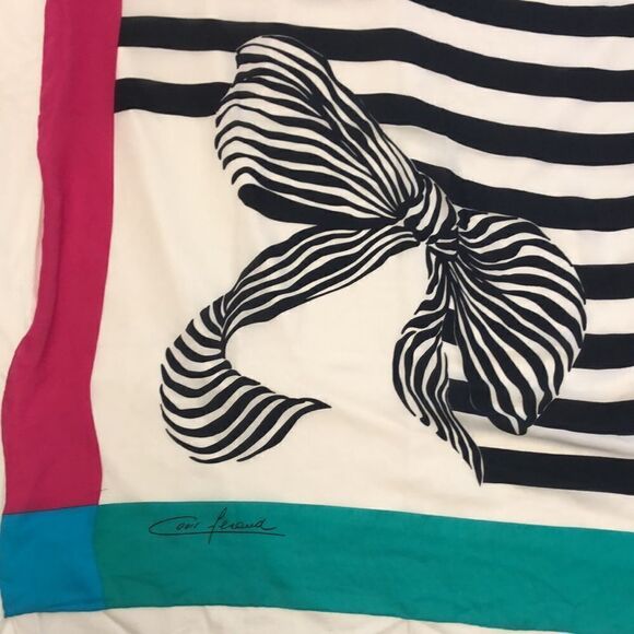 Louis Feraud silk scarf - Picture 7 of 9